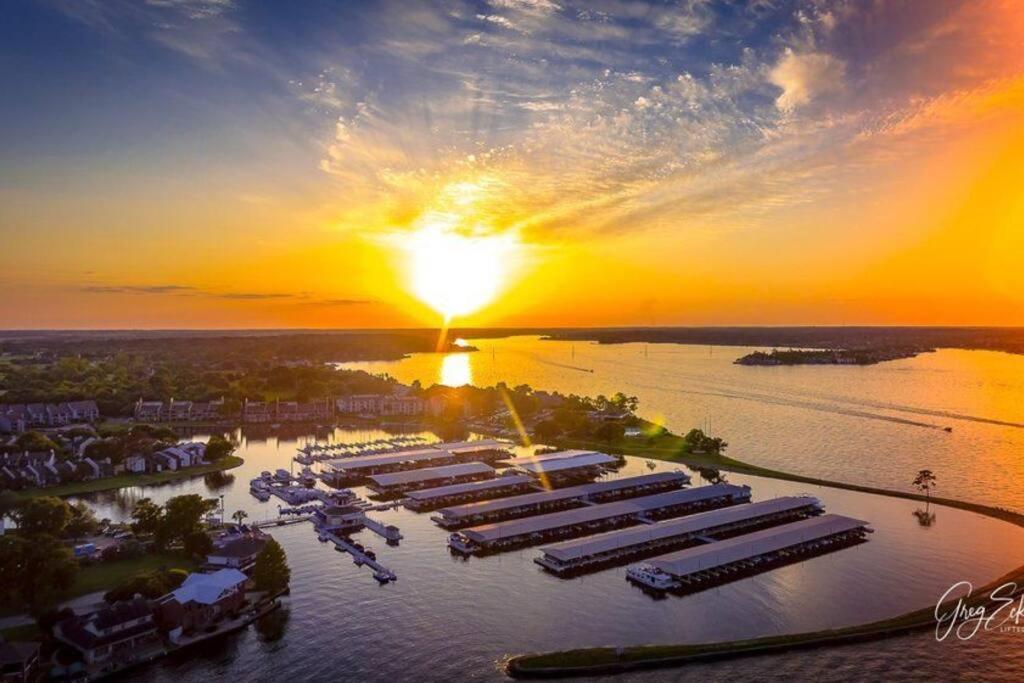 Lakeside Daze! Монтгомъри Екстериор снимка